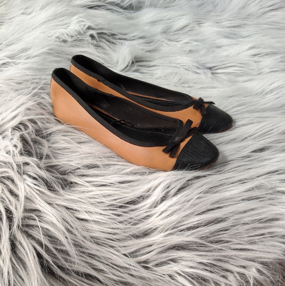 H&M Tan Flats - Picture 4 of 11